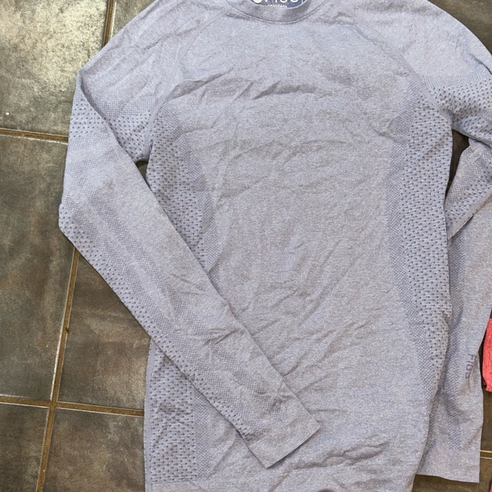 Figs Women's Light Gray Long Sleeve Tee